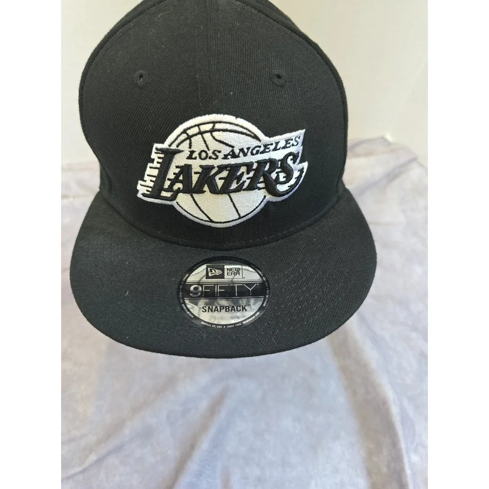 Los Angeles Lakers New Era 9FIFTY Snapback Hat Black White NBA Logo Cap Mens OS
